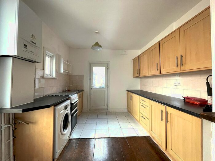 4 Bedroom Property To Rent In Whittington Road, London, N22