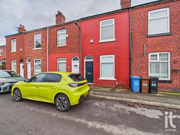 2 Bedroom Terraced House For Sale In Victoria Road, Offerton, Stockport, SK1