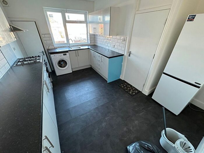 4 Bedroom Flat To Rent In Lady Margaret Road, Southall, UB1