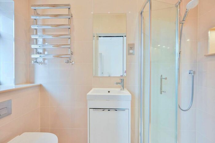 Studio To Rent In Oakley Avenue, Ealing, London, W5