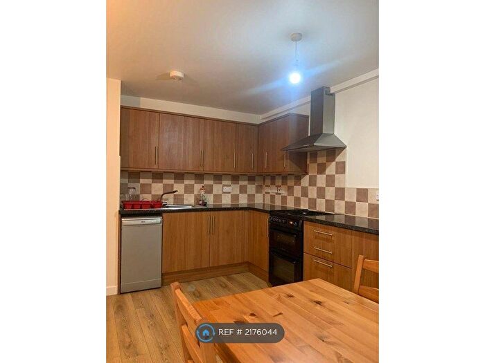 4 Bedroom Maisonette To Rent In Ramsfort House, London, SE16