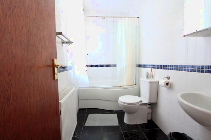 1 Bedroom Flat To Rent In Westmead Road, Sutton, SM1