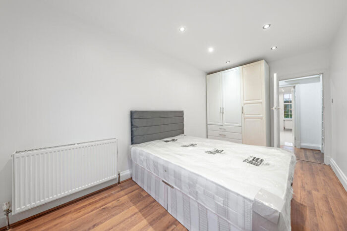 2 Bedroom Apartment To Rent In Belmont Court, Finchley Road, London, NW11