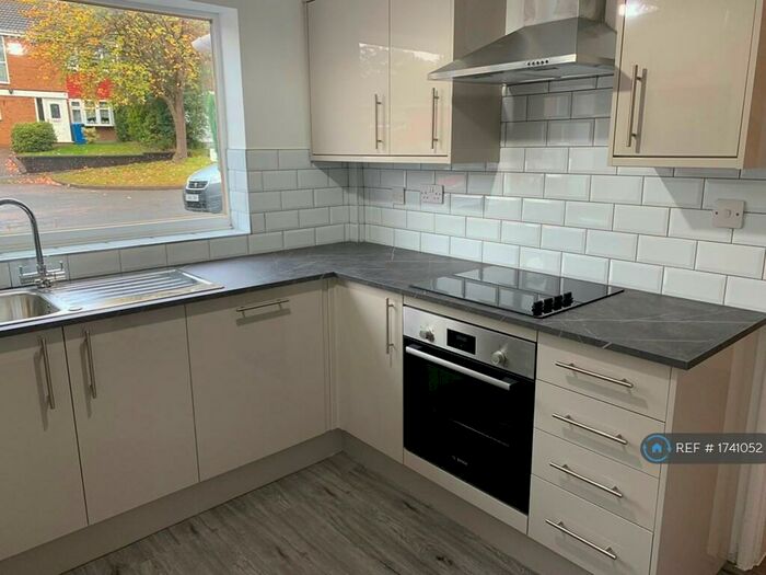 3 Bedroom Semi-Detached House To Rent In Hillman, Tamworth, B77