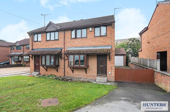 3 Bedroom Semi-Detached House For Sale In The Poplars, Knottingley, WF11
