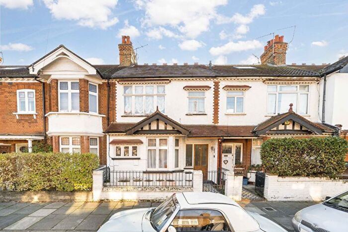 4 Bedroom Property For Sale In Manor Park, Richmond, TW9