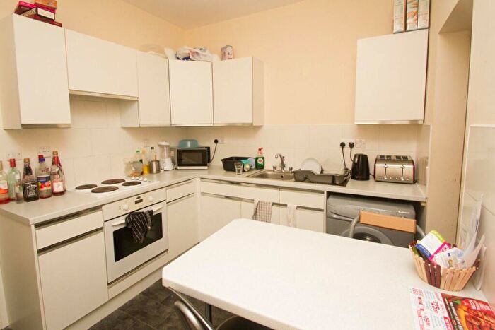 3 Bedroom House Of Multiple Occupation To Rent In Station Street, Loughborough - Incl Bills, LE11