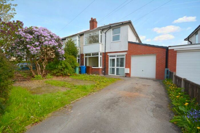 3 Bedroom Semi-Detached House To Rent In Brandlesholme Road, Bury, BL8