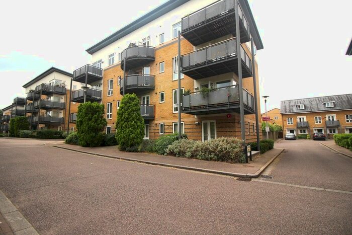 2 Bedroom Flat To Rent In Cassio Place, Watford, WD18