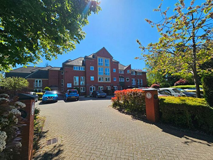 1 Bedroom Flat For Sale In Whitehall Road, Sale, M33