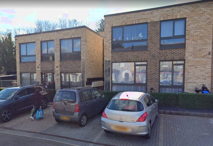 2 Bedroom Flat To Rent In Lancaster Road, New Barnet, Barnet EN4