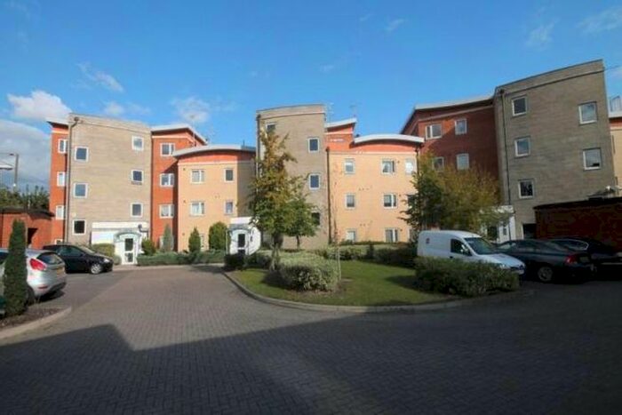2 Bedroom Flat To Rent In Victoria Road, Romford, RM1