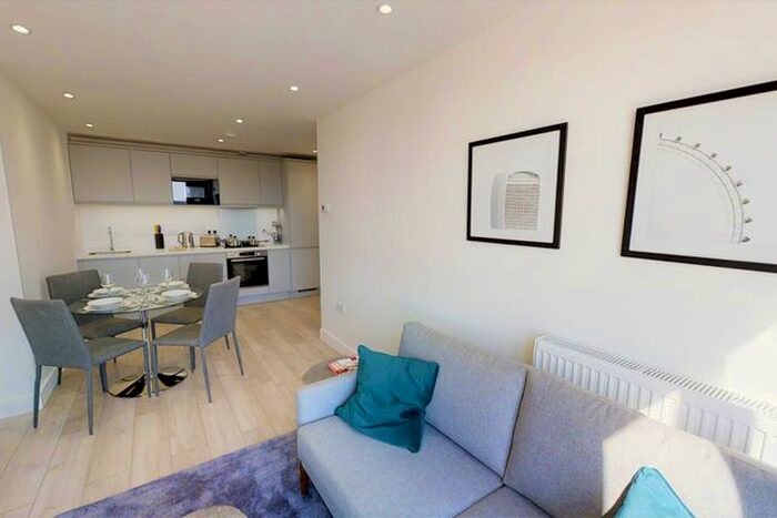 1 Bedroom Flat To Rent In New London Road, Chelmsford, CM2