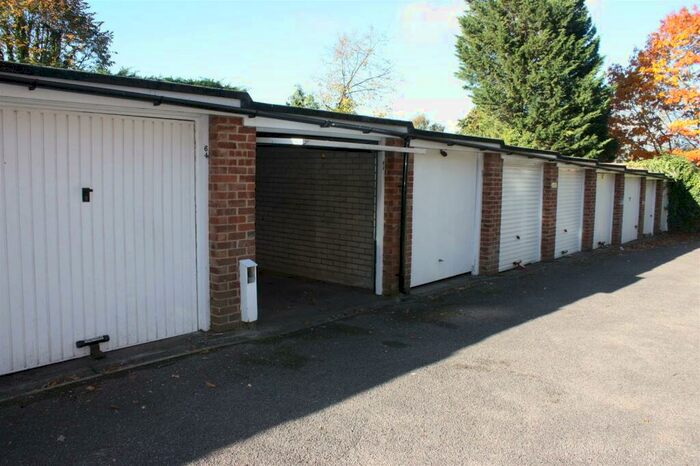 Garage / Parking To Rent In Dulwich Wood Avenue, London, SE19