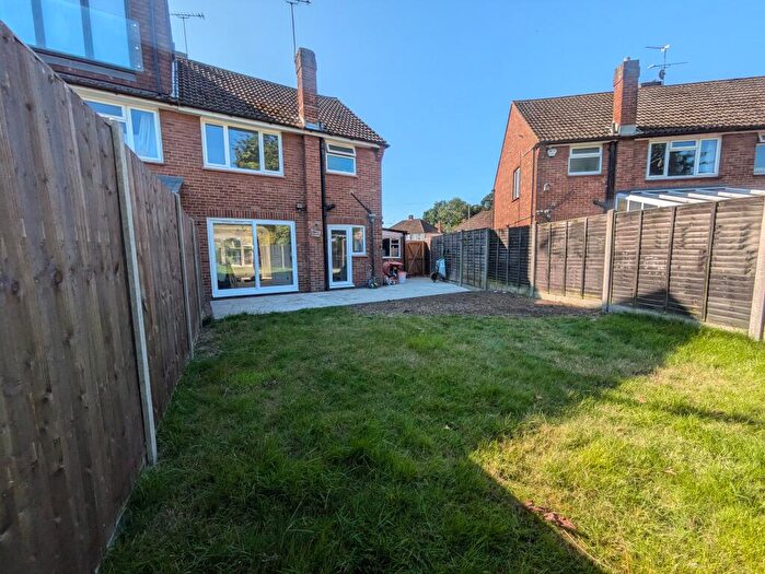 3 Bedroom Semi-Detached House To Rent In Lynn Way, GU14