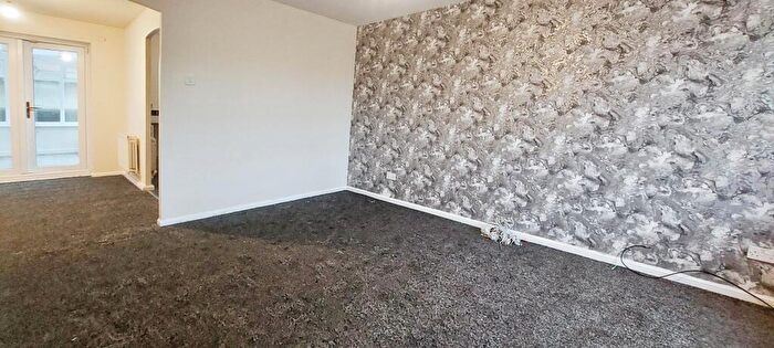 3 Bedroom Semi-Detached House To Rent In Langholme Way, Rochdale, OL10