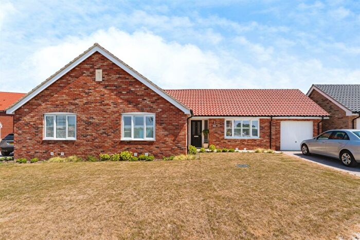 3 Bedroom Detached Bungalow For Sale In Harvest Road, Lakenheath, Brandon, IP27