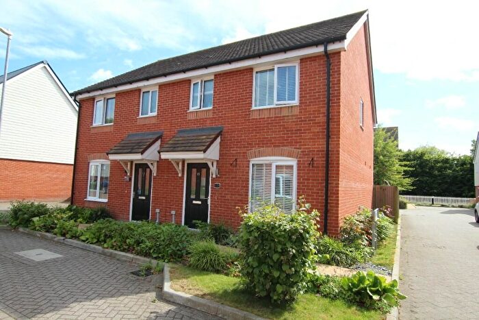 3 Bedroom Semi-Detached House To Rent In Siegfried Close, Ashford, TN25