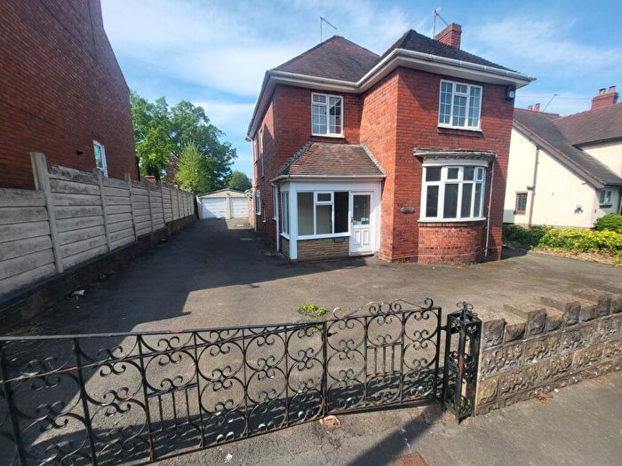 3 Bedroom House To Rent In Beecher Street, Halesowen, B63
