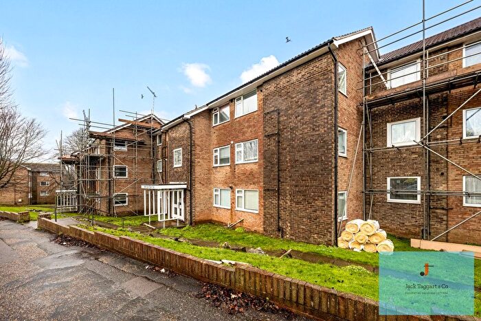 2 Bedroom Flat For Sale In Hangleton Road, Hove, BN3