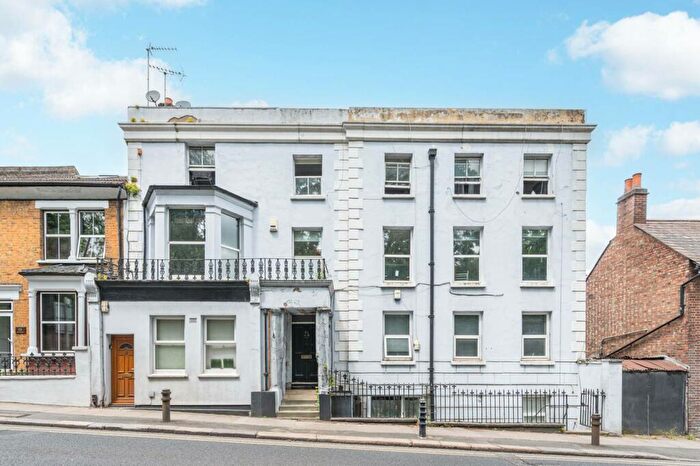 3 Bedroom Flat To Rent In Hillreach, Woolwich, London, SE18