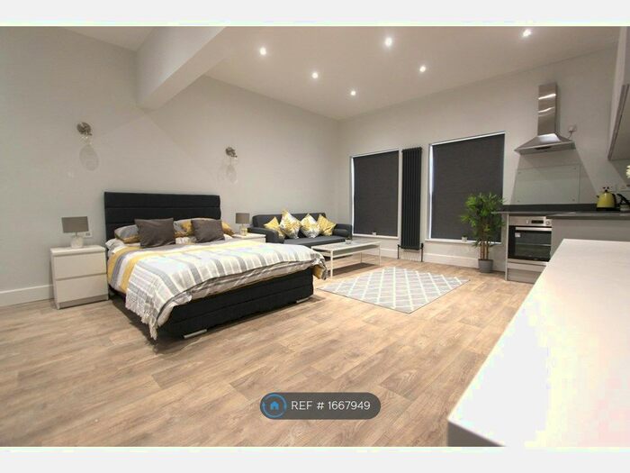 Studio To Rent In Alma Street, Luton, LU1