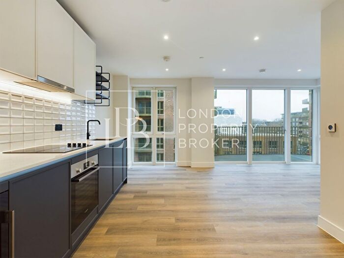 2 Bedroom Flat To Rent In Astell Road, London, SE3