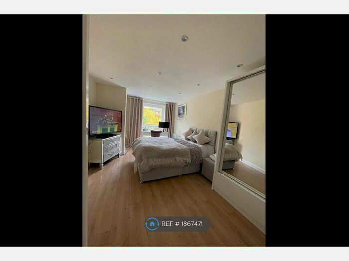 Studio To Rent In London, Woodside, CR0