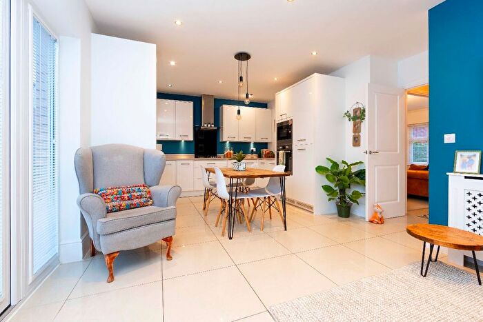 4 Bedroom Detached House For Sale In Foxglove Close, Trelewis, Treharris, CF46