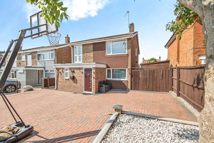 4 Bedroom Detached House For Sale In Redwood Close, Colchester, CO4