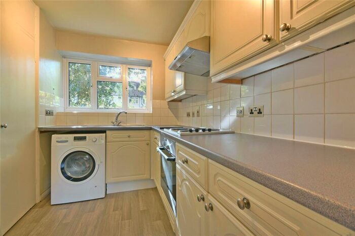 2 Bedroom Flat To Rent In Vines Avenue, Finchley Central, N3