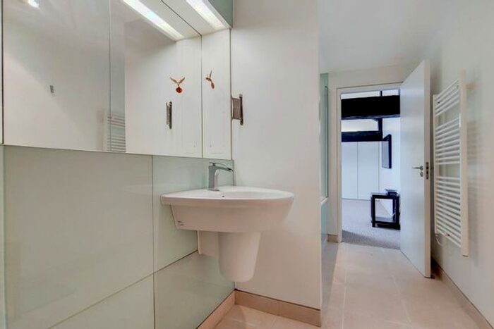 1 Bedroom Flat To Rent In The Highway, Wapping, London, E1W