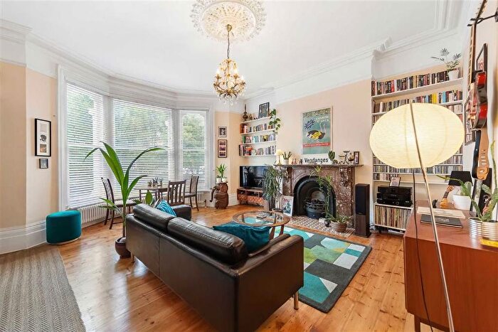2 Bedroom Flat To Rent In Brixton Hill, Brixton Hill, SW2