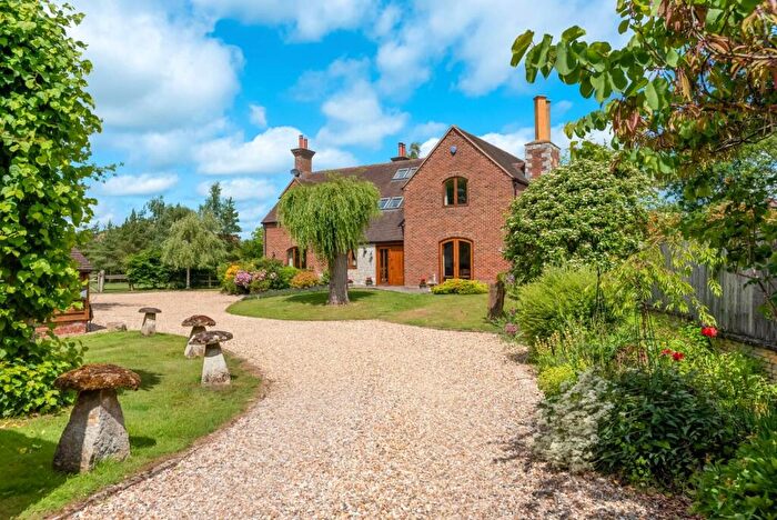 3 Bedroom Detached House For Sale In Wyre Lane, Long Marston, CV37
