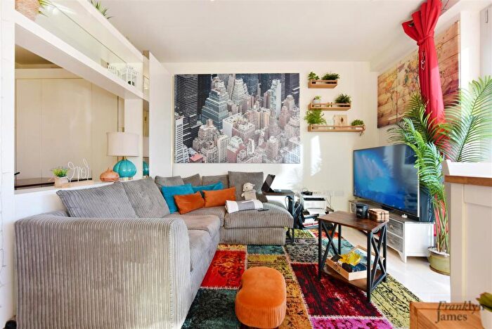 House To Rent In Baltimore Wharf, London, E14