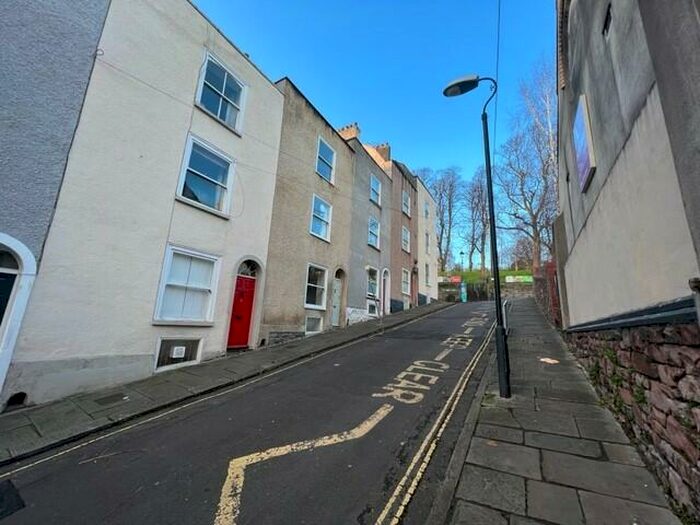 3 Bedroom House To Rent In York Place, Bristol City Centre, BS1