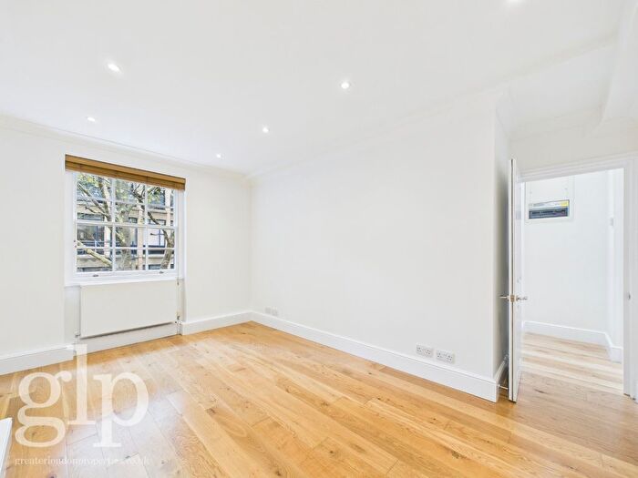 2 Bedroom Flat To Rent In Store Street, Bloomsbury, WC1E