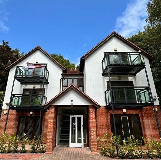 2 Bedroom House To Rent In Shirehampton Road, Bristol, BS9