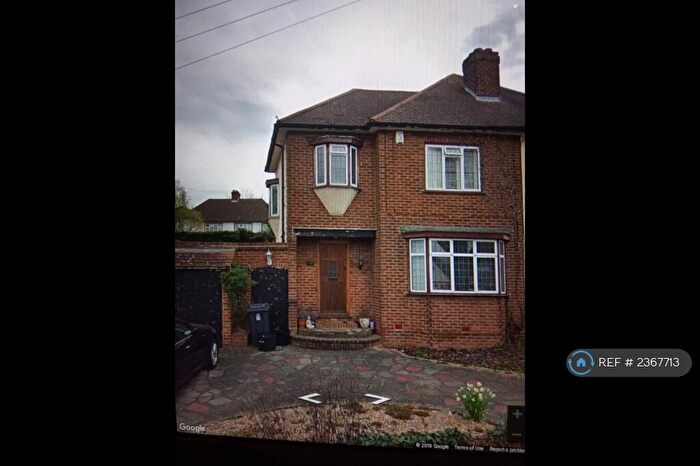 3 Bedroom Semi-Detached House To Rent In Kechill Gardens, Bromley, BR2
