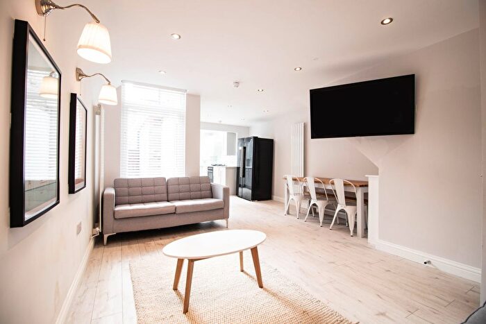 6 Bedroom Property To Rent In Seaman Road, Liverpool, L15