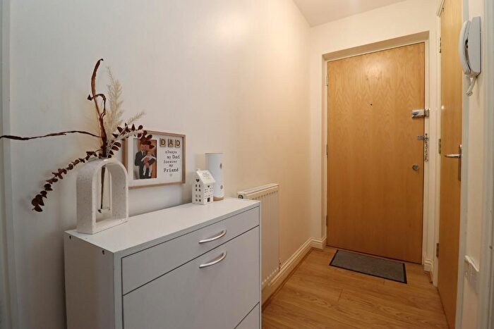 2 Bedroom Flat For Sale In Wherry Close, Margate, Kent, CT9