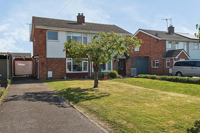 3 Bedroom Semi-Detached House For Sale In Benson, Oxfordshire, OX10