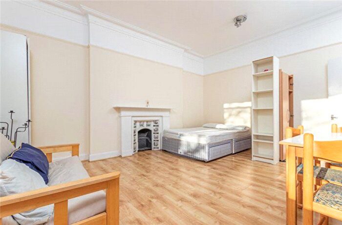 Studio To Rent In Warwick Road, Earls Court, London, SW5