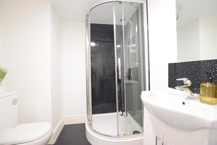 5 Bedroom Terraced House To Rent In Allison Street - Student House - /, LN1