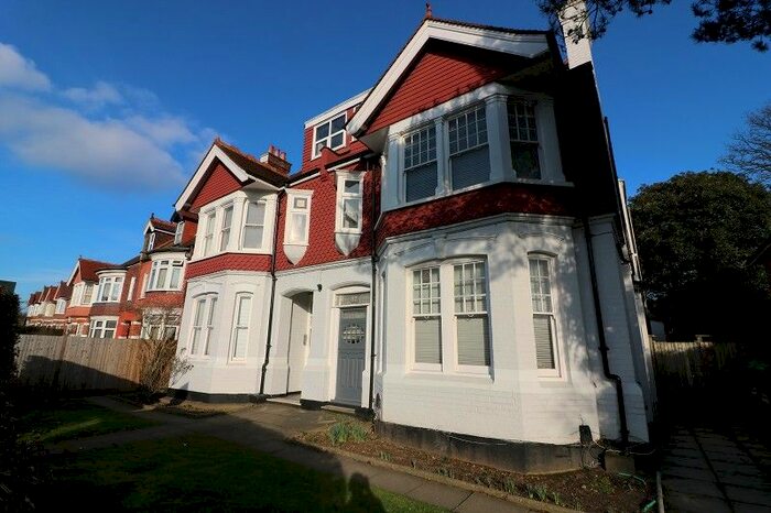 1 Bedroom Flat To Rent In Twyford Avenue, West Acton, London., W3