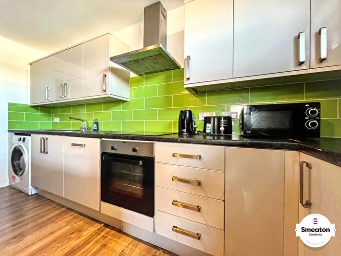 4 Bedroom Flat To Rent In - Houndiscombe Road, - Available September, PL4