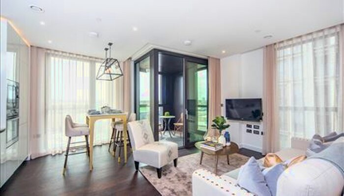 2 Bedroom Flat To Rent In Charles Clowes Walk, London, SW11