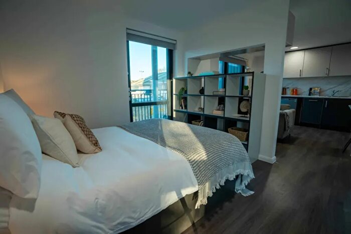 Studio To Rent In Midland Road, Bath, BA1