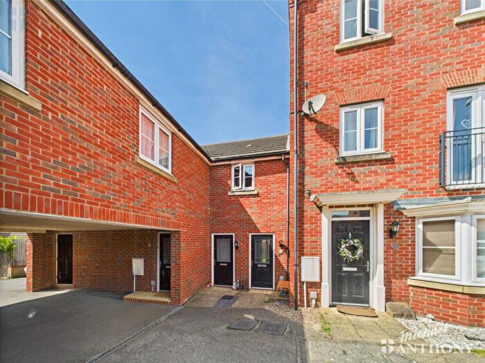2 Bedroom Apartment To Rent In Sandpiper Way, Leighton Buzzard, Bedfordshire, LU7