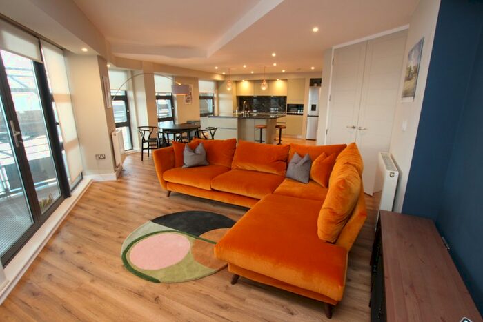 2 Bedroom Flat To Rent In Western Terrace, The Park, Nottingham, NG7